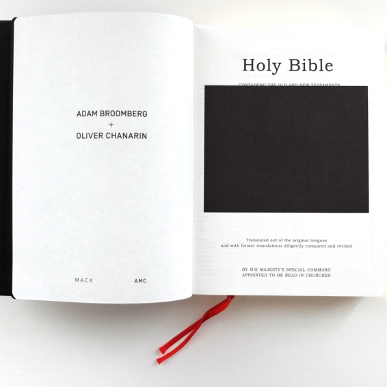Oliver Chanarin & Adam Broomberg: Holy Bible, 2013, MACK London (Foto: Marlene Obermayer)